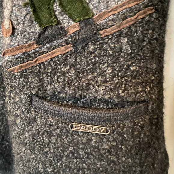 Winter Scene Wool Sweater Jacket | Gaddy Collection Hand Framed - Picture 7 of 11